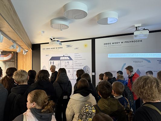 Grafika 68: Wizyta w teatrze - Narodowy Teatr Edukacji