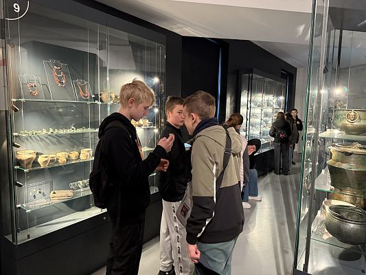 Grafika 53: Wizyta w teatrze - Narodowy Teatr Edukacji