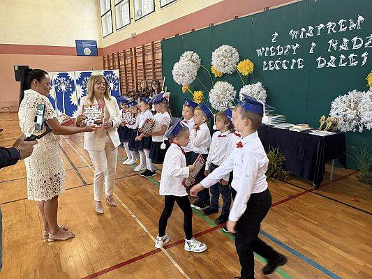 Zakończenie roku szkolnego 2024/2025 grafika