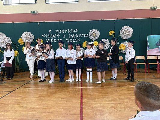 Zakończenie roku szkolnego 2024/2025 grafika