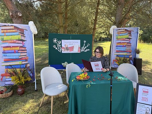 Narodowe czytanie - Szkoła Podstawowa w Leśnicach grafika