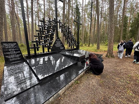 Grafika 6: Wyjazd do Miejsca Pamięci w Piaśnicy