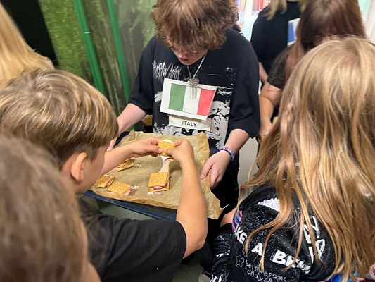 Grafika 5: Dzień Języków Obcych w naszej szkole