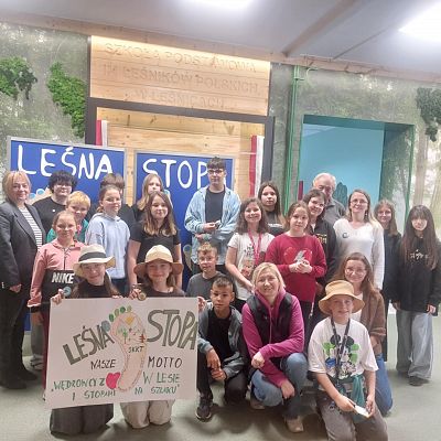 Grafika 2: Szkolne Koło Turystyczne „Leśna Stopa”