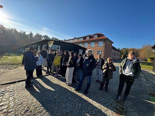 Grafika 8: Wyjazd do muzeum Stutthof w Sztutowie