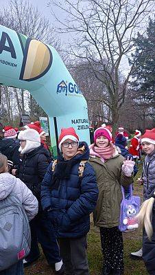 Grafika 4: Aktywne Mikołajki ze Szkolnym Kołem Turystycznym